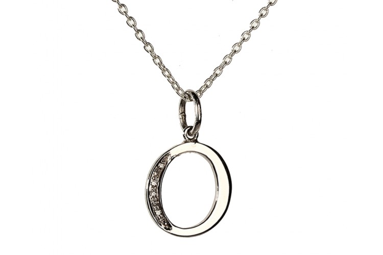 Alphabet O pendant with diamonds